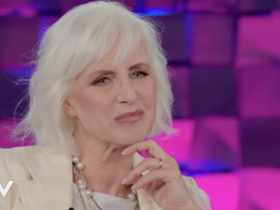 Copertina di Carla Gozzi: “Ho salvato la vita di mio marito quando è stato operato d’urgenza. Per il mio lavoro ho sacrificato i figli, ma non ero tagliata per fare la mamma”