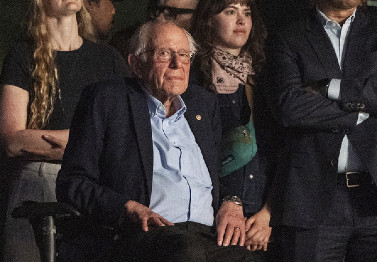 Bernie Sanders accende il Coachella: “Alzatevi e schieratevi contro i miliardari, le compagnie di assicurazione sanitaria e l’attuale amministrazione”