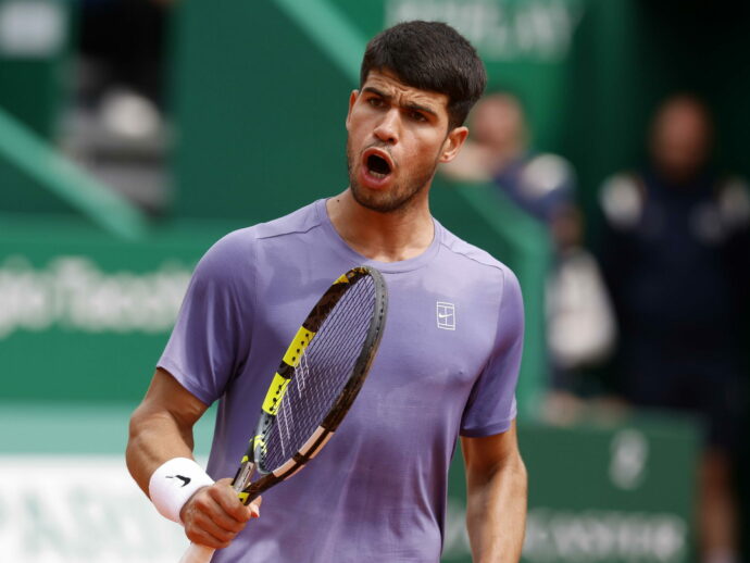 Alcaraz vince l’Atp di Montecarlo 2025. Musetti cede in 3 set, fatale anche un problema fisico