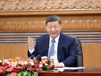 Xi Jinping in visita ufficiale da Putin, parteciperà alla parata del Giorno della Vittoria