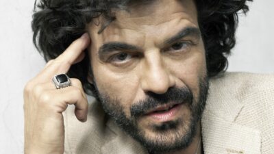 Copertina di “Mi dissero: ti intervista Ambra di Non è la Rai, pensai ‘e chi è’? Mi innamorai di lei. Vasco Rossi a Sanremo mi accennò: sei troppo bello”: così Francesco Renga