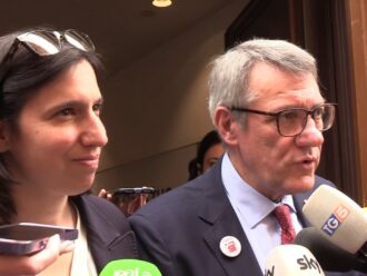 Referendum, cinque sì per il Pd. Landini: “Cancelliamo politiche sbagliate”. Schlein: “No alla precarietà”