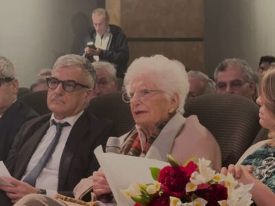 Copertina di Liliana Segre: “Quando vedo Gaza e l’Ucraina mi sento inutile. Chi non vuole la pace mi ripugna”