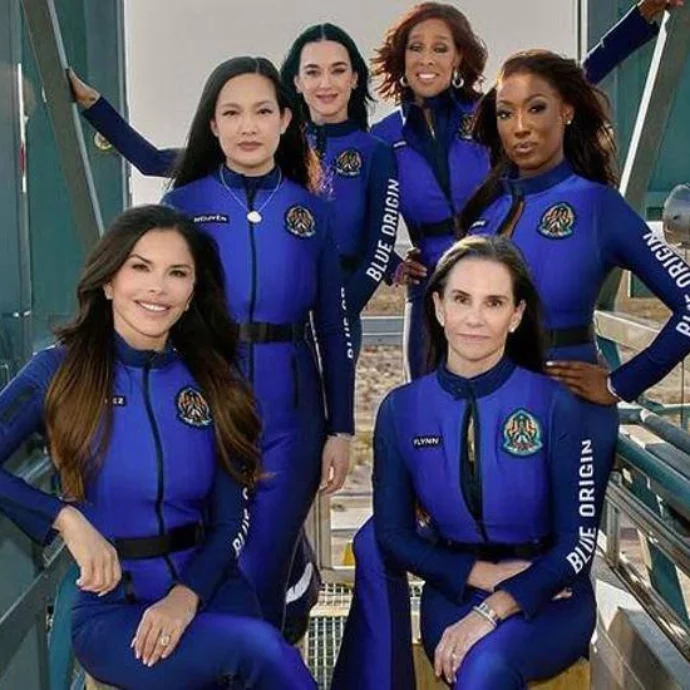 Katy Perry e la futura moglie di Jeff Bezos nello Spazio con la navicella Blue Origin: la “missione spaziale” al femminile è un addio al nubilato di lusso?