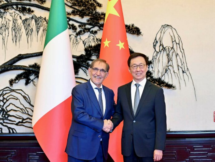 Cina, destra in tilt: un mese fa alleata, ora è “un pericolo”