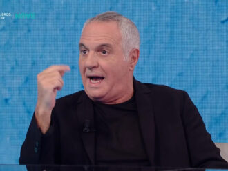 Copertina di Panariello a Che tempo che fa: “Una volta con Pieraccioni e Conti parlavamo di donne, oggi di pressione e pasticche”