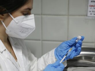 Oncologi, cardiologi e ematologi: “Incentivare le vaccinazioni”. Che salvano 5 persone al minuto nel mondo
