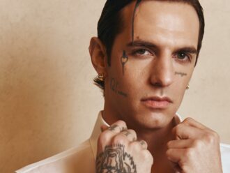 Copertina di Achille Lauro: "Comuni Mortali non è un album paraculo. Mamma ha scoperto che facevo il cantante da un articolo"