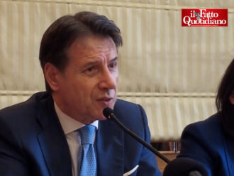 Mozione comune di M5S-Pd-Avs per Gaza, Conte: “Servono un embargo alle armi e sanzioni per Israele”