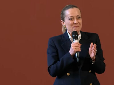 Copertina di Meloni e la Nutella regalata a re Carlo: “Gli ho scritto ‘se sei giù di corda aprila, ti sentirai meglio'”