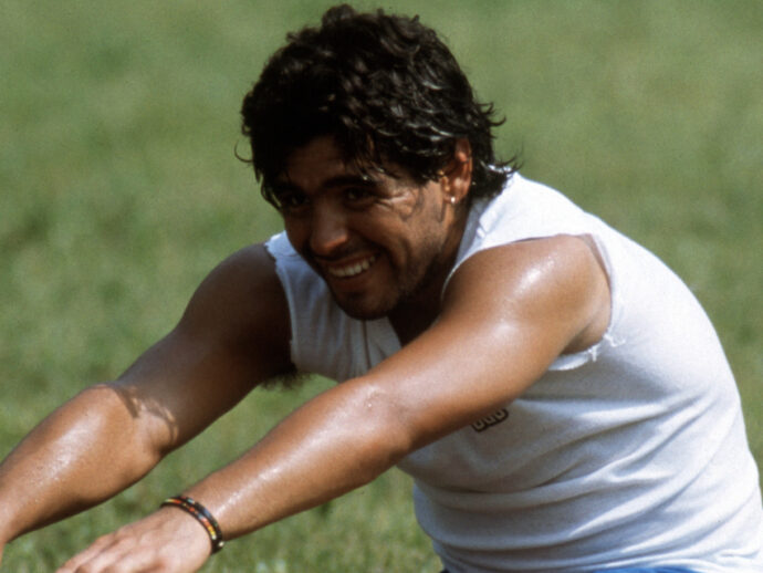 “Puzzava di urina, era disgustoso”. La figlia di Maradona racconta dell’assistenza medica ricevuta dal padre