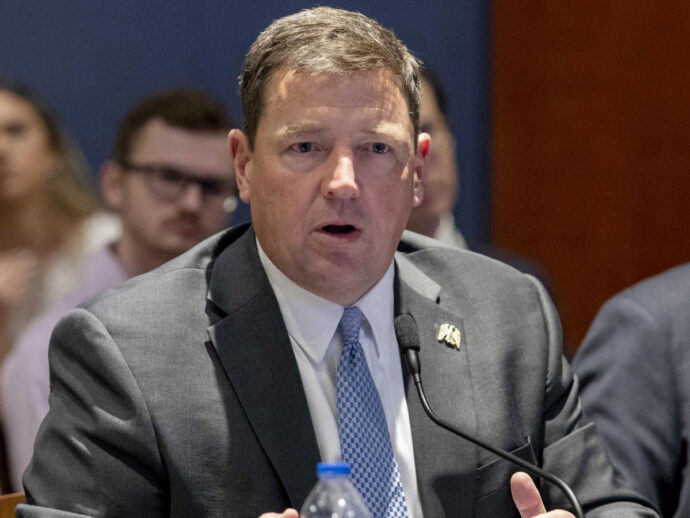 “Ed Martin, nominato procuratore da Trump, è apparso 150 volte sui media filo-russi per difendere le posizioni di Mosca”