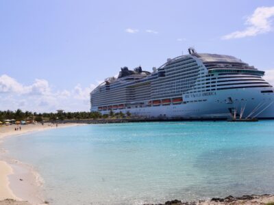 Copertina di Dalla nuova Msc World America al tour tra i fiordi e i vulcani d’Islanda: le 8 crociere più belle per una fuga di primavera o una vacanza estiva da sogno