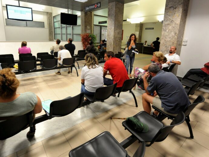 Liste d’attesa, trucchi e litigi: i dati reali restano misteriosi