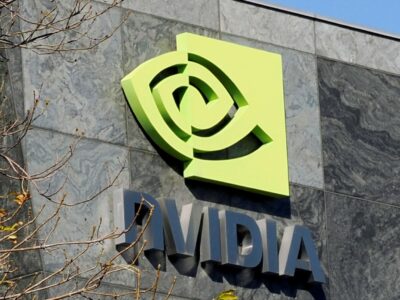 Copertina di Nvidia arriva a valere 5mila miliardi di dollari, prima al mondo. Dietro il record il boom della domanda di chip per l’Ai