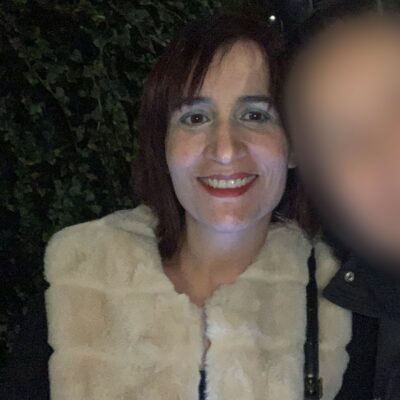 Copertina di Uccide l’ex moglie a coltellate durante un permesso. Poi muore in un incidente stradale