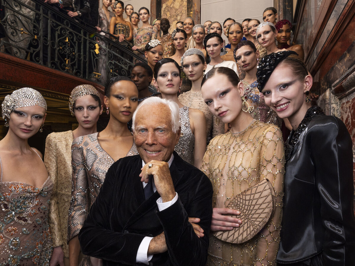 Giorgio Armani apre per la prima volta gli scrigni della sua Alta Moda: in mostra all’Armani/Silos di Milano 150 abiti che celebrano i 20 anni di Privé