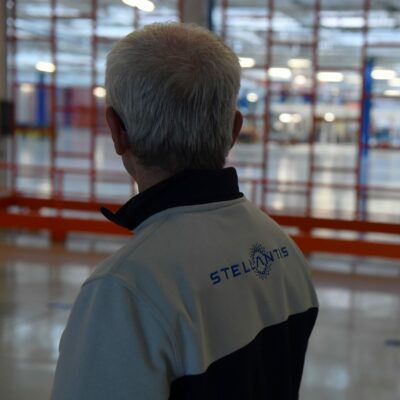 Copertina di Stellantis, nella fabbrica morente di Cassino solo 12 giorni di lavoro nel 2026. Scatta la protesta: corteo il 20 marzo