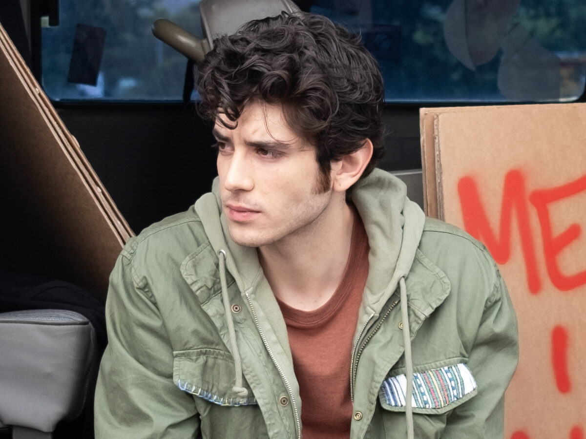 “Fare sesso per la prima volta è stata una grande liberazione, Tinder? Mai usato. Alle medie mi prendevano in giro e tiravano schiaffi”: parla Nicolas Maupas