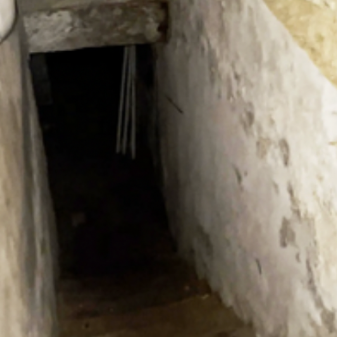 “Ho trovato un labirinto di stanze inquietanti sotto casa mia, i tunnel sembrano non finire mai”: il post su Reddit è virale