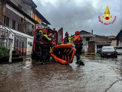 Copertina di Piogge e allagamenti, mezza Valle d’Aosta senza energia elettrica. Morto anziano nel Torinese