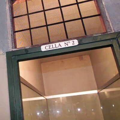 Copertina di Antifascisti di oggi, perseguitati solo dentro il salotto tv