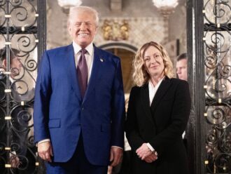 Copertina di Meloni da Trump, la diretta dell’incontro nello studio ovale
