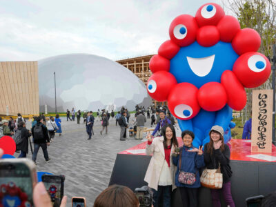 Copertina di Expo di Osaka: il Giappone tenta il rilancio economico, ma non tutti nel Paese sono convinti che funzioni