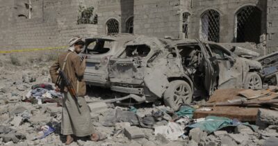 Copertina di Houthi: "58 morti a porto yemenita Ras Issa". Nuovi lanci di missili contro portaerei Usa