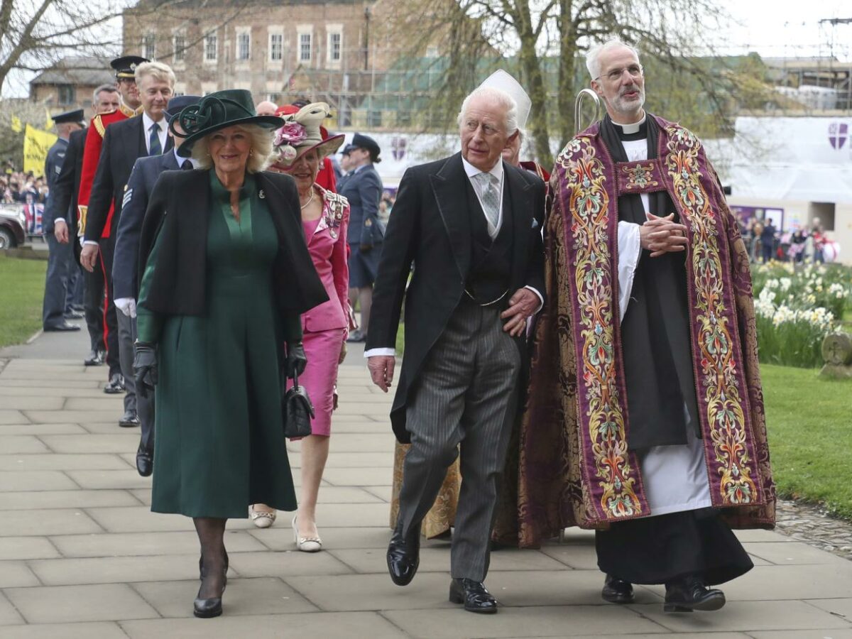 “Il principe Harry? Re Carlo non gli risponde nemmeno più al telefono, altro che invito per Pasqua. Ma non ci saranno neanche William e Kate, ecco perché”