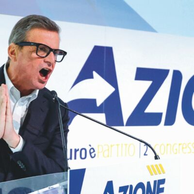 Copertina di Conti, tessere, buchi: Calenda manager solo di se stesso