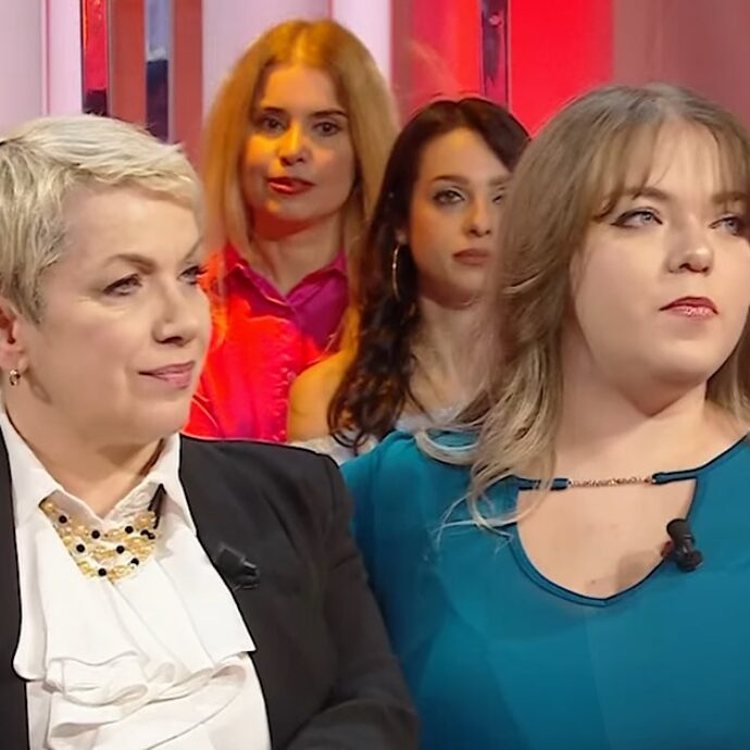 “Quando hanno diagnosticato la menopausa precoce a mia figlia Virginia è stato uno choc, ci è crollato il mondo addosso”: Rosanna Banfi in lacrime