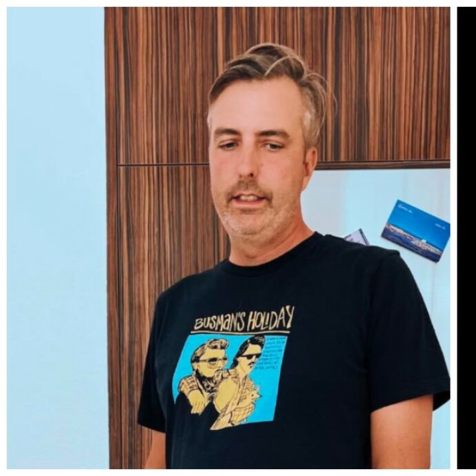 “Mi ha registrato mentre ero in bagno”: il batterista dei New Pornographers arrestato per pedopornografia. Cruciale la denuncia di un bimbo di 11 anni