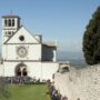 Copertina di Assisi: “Impedito all’insegnante di fare da guida”