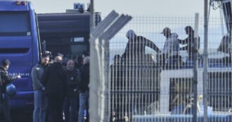 Migrante trasferito in Albania richiede asilo e viene riportato in Italia: l’ultimo inciampo del governo