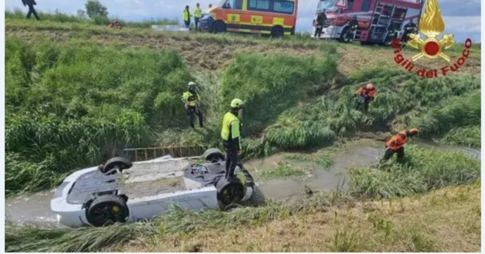 Perde il controllo della Lamborghini Gallardo e l’auto si ribalta in un canale: morto l’imprenditore Luca Polito, grave l’amico che era con lui