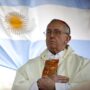 Copertina di Testamento di Papa Francesco: ‘Donato la mia sofferenza al Signore per la pace’. La sepoltura a Santa Maria Maggiore