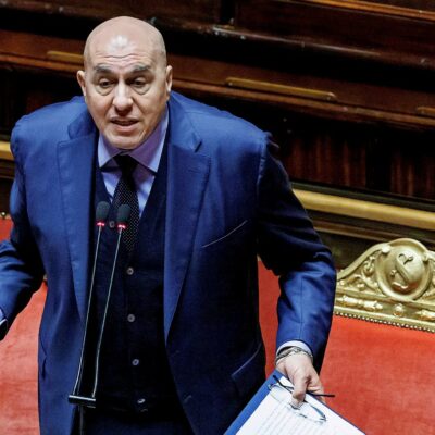 Copertina di Kiev, Crosetto al Copasir: ecco l’11° pacchetto di armi