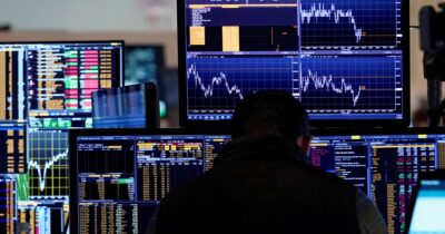 Copertina di Boeing rispediti dalla Cina agli Usa. Wall Street crolla