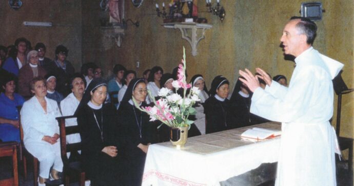 Papa Francesco venne dalla fine del mondo contro guerre e ‘frociaggini’