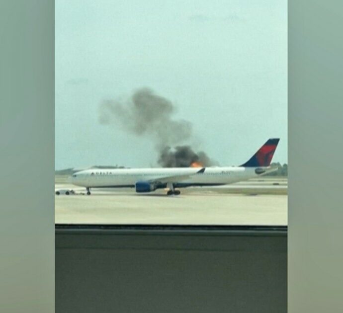 Aereo Delta in fiamme all’aeroporto di Orlando: evacuazione d’emergenza per 200 passeggeri