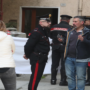 Copertina di Sondrio, lite tra vicini di casa: 90enne spara contro due uomini e poi si uccide