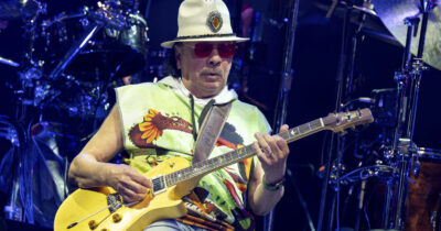 Copertina di Carlos Santana è stato colto da un malore ed è stato trasportato d’urgenza in ospedale