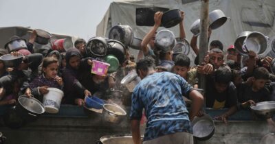 Copertina di Gaza, Oxfam: “Da 7 settimane non entrano aiuti, quasi esaurite le scorte. È un incubo senza fine”