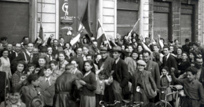 Copertina di 25 aprile, l’ultima battaglia di Milano ora per ora: i combattimenti in fabbrica, la fuga dei fascisti, l’occupazione degli edifici pubblici