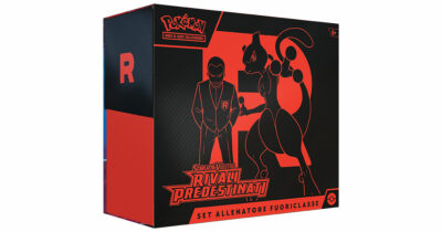 Copertina di Pokémon “Scarlatto e Violetto – Rivali Predestinati”: la nuova espansione del gioco di carte porta in campo il Team Rocket