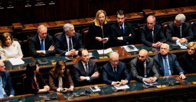 Copertina di Papa Francesco, Schlein e Conte contro gl’ipocriti. Il ricordo del pontefice diventa duello