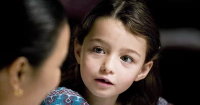 Copertina di La morte misteriosa di Sophie Nyweide: “Era incinta e c’era un uomo con lei che sta collaborando con la polizia”. La madre rivela: “Faceva uso di droghe”