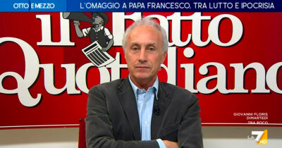 Copertina di Papa, Travaglio a La7: “Il salto sul carro funebre accomuna molti leader. Con che faccia lo celebrano?”