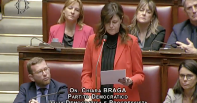 Copertina di 25 Aprile, la deputata Pd Braga si commuove in Aula: “Il mio omaggio alle 100mila donne partigiane”